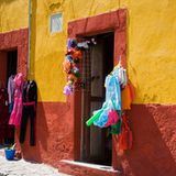 Geben Sie ihr Geld bei Einheimischen aus