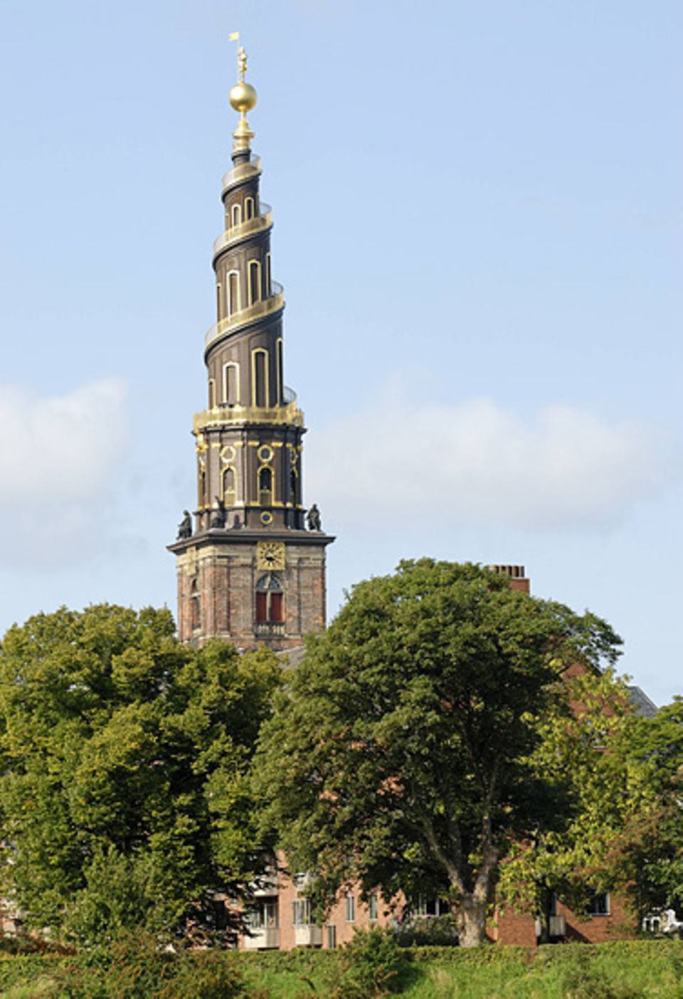 Reise-Experiment: Wer sich auf dem Turm der "Frelsers Kirke" auch noch die äußere Wendeltreppe hochtraut, wird mit einem grandiosen Blick über die Stadt belohnt Reise-Experiment: Wer sich auf dem Turm der "Frelsers Kirke" auch noch die äußere Wendeltreppe hochtraut, wird mit einem grandiosen Blick über die Stadt belohnt