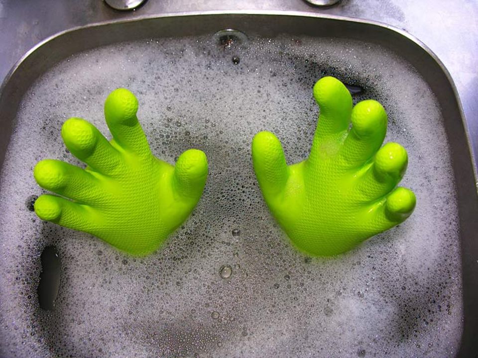 Greenwashing: Immer häufiger versuchen Firmen ihr Image und ihre Produkte "grün zu waschen"