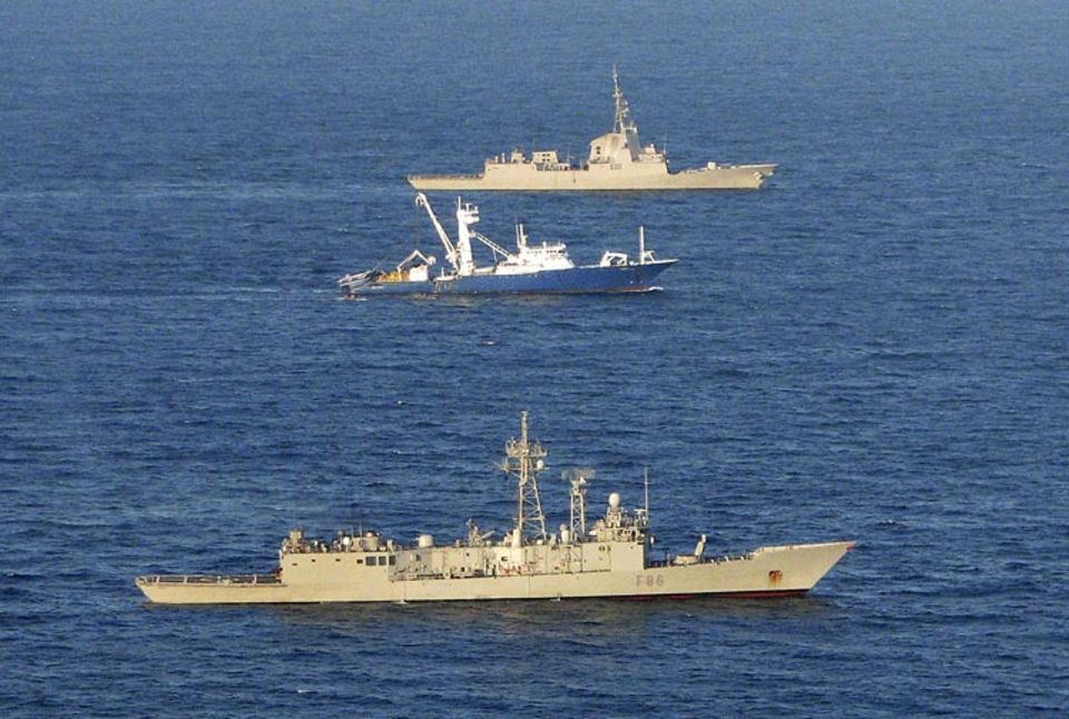 Kriminalität: Schutz auf hoher See durch Marineboote Kriminalität: Schutz auf hoher See durch Marineboote