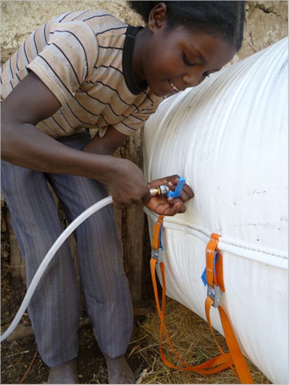 Biogas: Zwei Handgriffe: Der Anschluss an die Hausleitung ist kinderleicht Biogas: Zwei Handgriffe: Der Anschluss an die Hausleitung ist kinderleicht