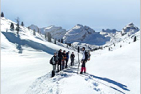 Wintersport: Wintersport: Schneeschuh-Wandern in den Dolomiten