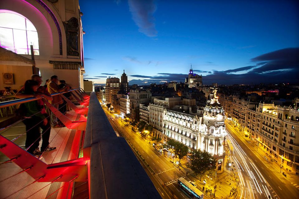 Madrid: Von der Terrasse des Circulo de Bellas Artes haben die Gäste einen wundervollen Blick über die Gran Vía sowie die Stadt Madrid: Von der Terrasse des Circulo de Bellas Artes haben die Gäste einen wundervollen Blick über die Gran Vía sowie die Stadt