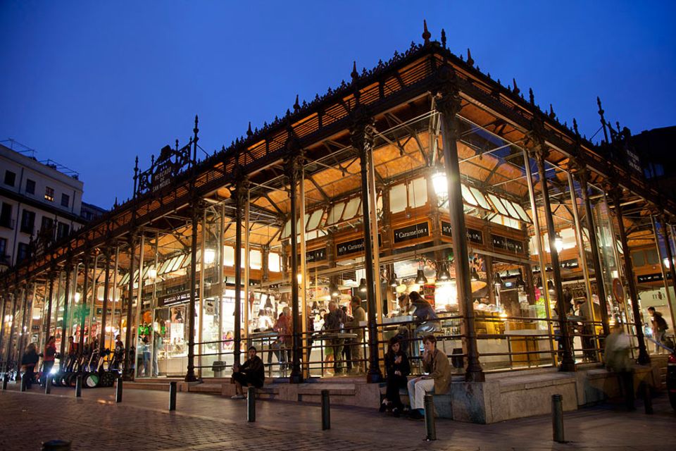 Madrid: Direkt hinter dem Plaza Mayor liegt der Schlemmer-Tempel, hier gibt es das kleinste Eis der Welt Madrid: Direkt hinter dem Plaza Mayor liegt der Schlemmer-Tempel, hier gibt es das kleinste Eis der Welt