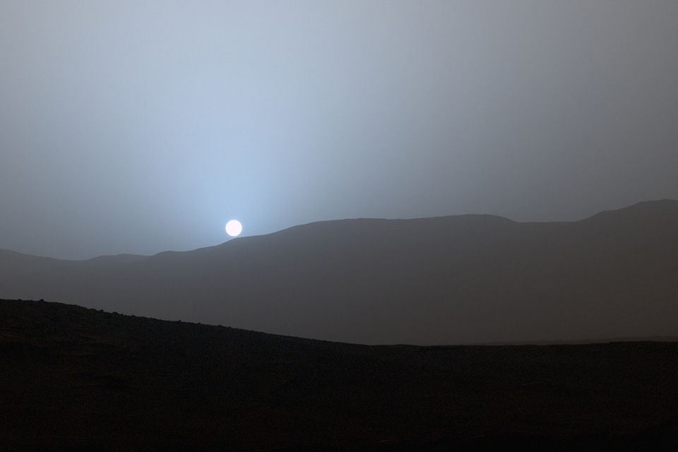 Abendblau auf dem Mars: Mars-Rover fotografiert erstmals blauen Sonnenuntergang