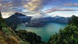 Kratersee des Gunung Rinjani (Lombok, Indonesien)