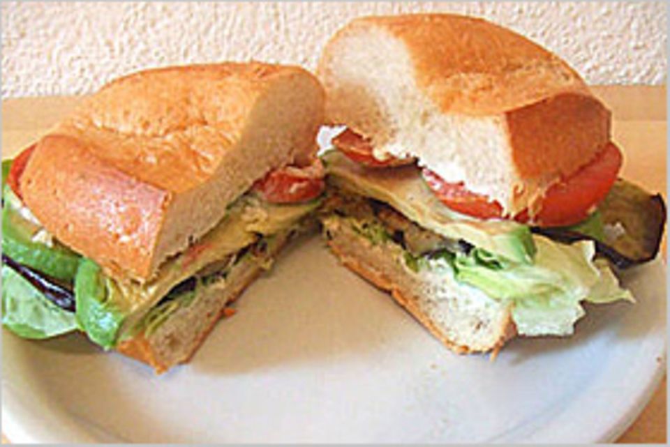 Der Veggie-Burger ist einfach lecker! Der Veggie-Burger ist einfach lecker!