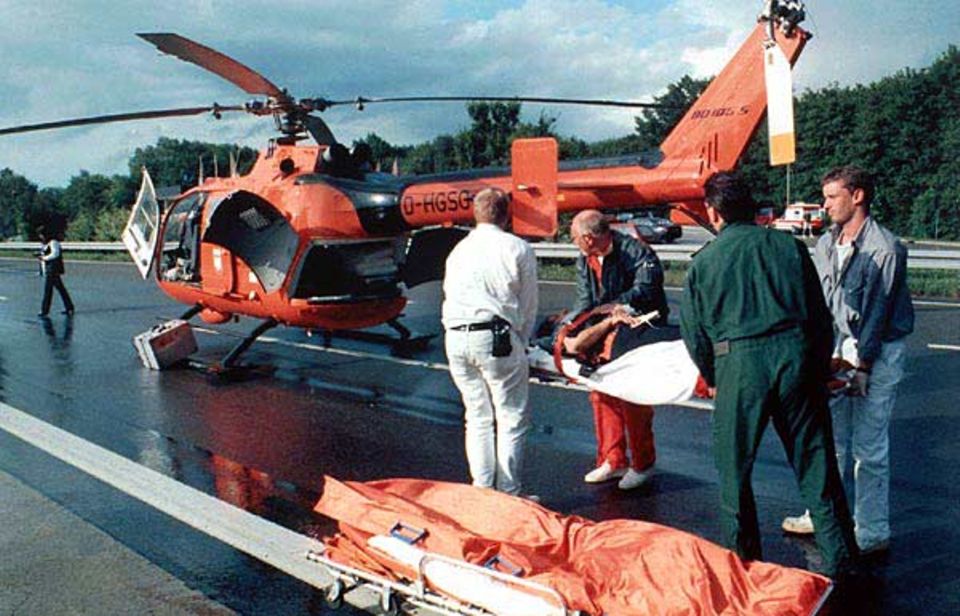 Beruf: Massenkarambolage auf der Autobahn: Ein Opfer wird mit dem Hubschrauber ins Krankenhaus geflogen Beruf: Massenkarambolage auf der Autobahn: Ein Opfer wird mit dem Hubschrauber ins Krankenhaus geflogen