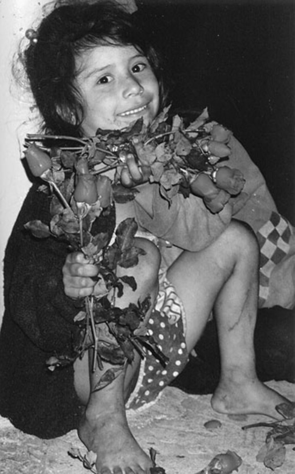 Zu lachen gibt es eigentlich wenig für die obdachlosen Kinder, die sich auch mit dem Verkauf von Blumen über Wasser halten