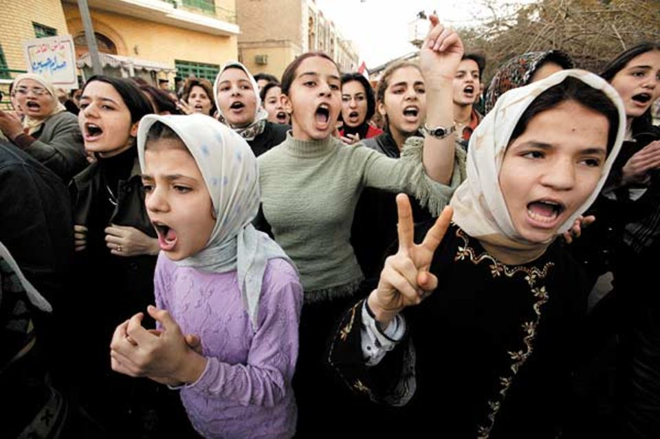 Studentinnen syrischer Abstammung demonstrieren am 15. Februar in Bagdad