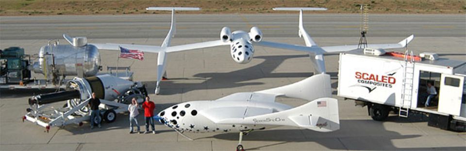 Gemischtes Doppel: Das "SpaceShipOne" soll auf dem Rücken der "WhiteKnight" die erste Wegstrecke in den Himmel zurücklegen