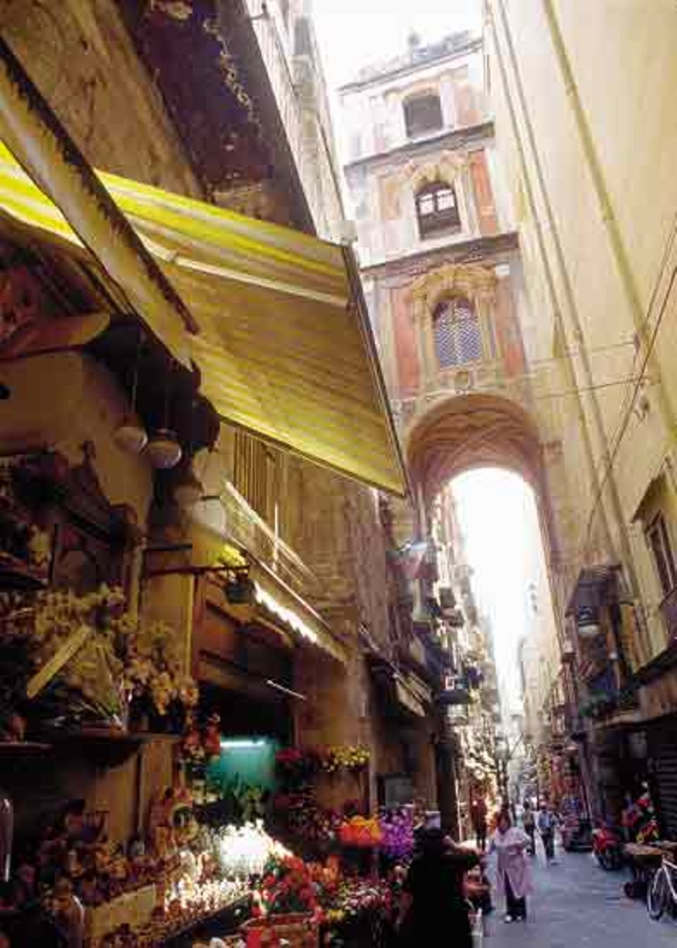 Shopping zwischen alten Mauern: Die Via San Biagio dei Librai