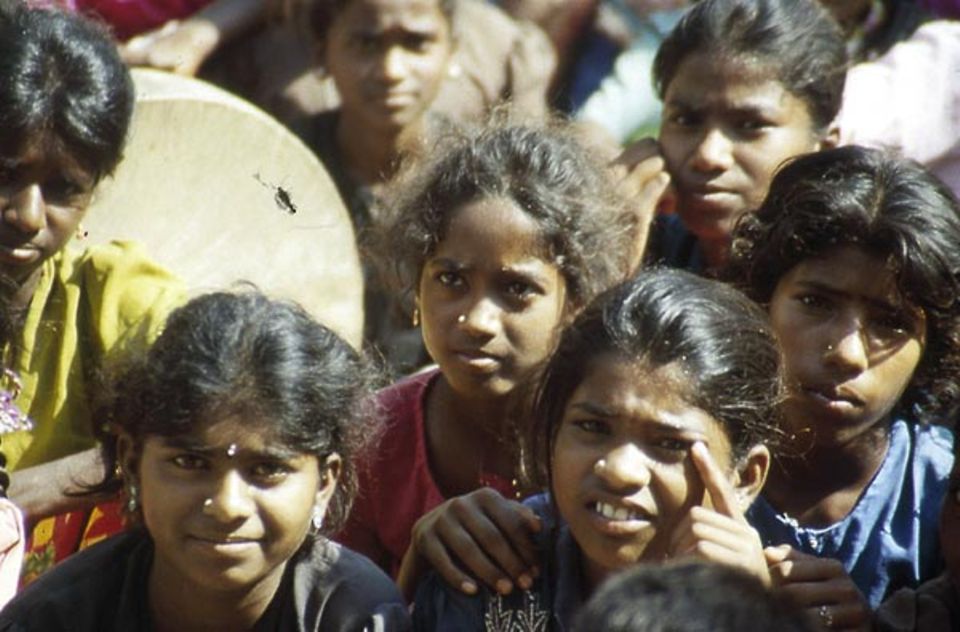 Ho-Mädchen bei einer Schulungsveranstaltung Ho-Mädchen bei einer Schulungsveranstaltung