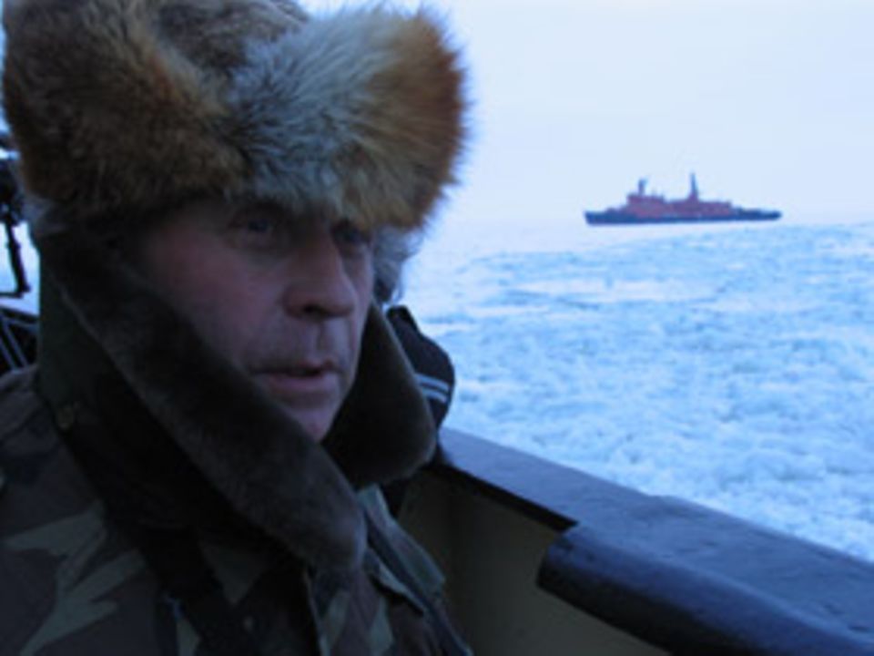 Ein extremer Drehort: Für die Reportage "Arktis – Die Route der Atomeisbrecher" reiste Regisseur Wolfgang Mertin durch das Polarmeer Ein extremer Drehort: Für die Reportage "Arktis – Die Route der Atomeisbrecher" reiste Regisseur Wolfgang Mertin durch das Polarmeer