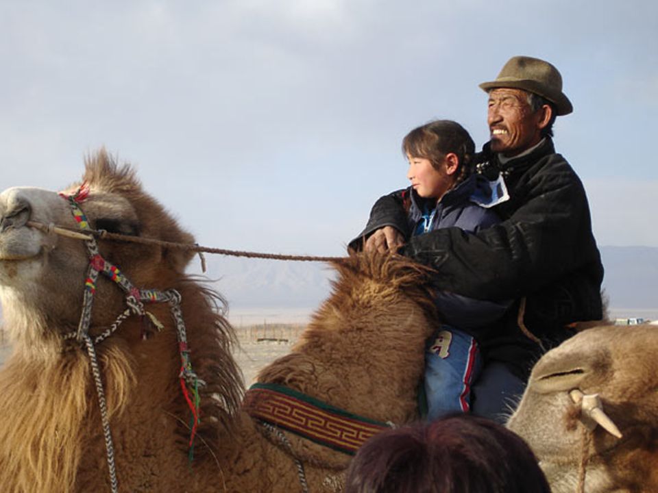 Das Nomadenleben der Kamelzüchter in der Wüste Gobi