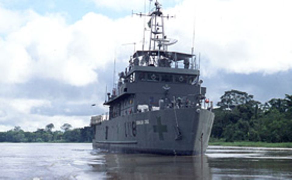 360° - Die GEO-Reportage: Das Militärschiff "Oswaldo Cruz" dient zum ärztlichen Einsatz auf dem Amazonas