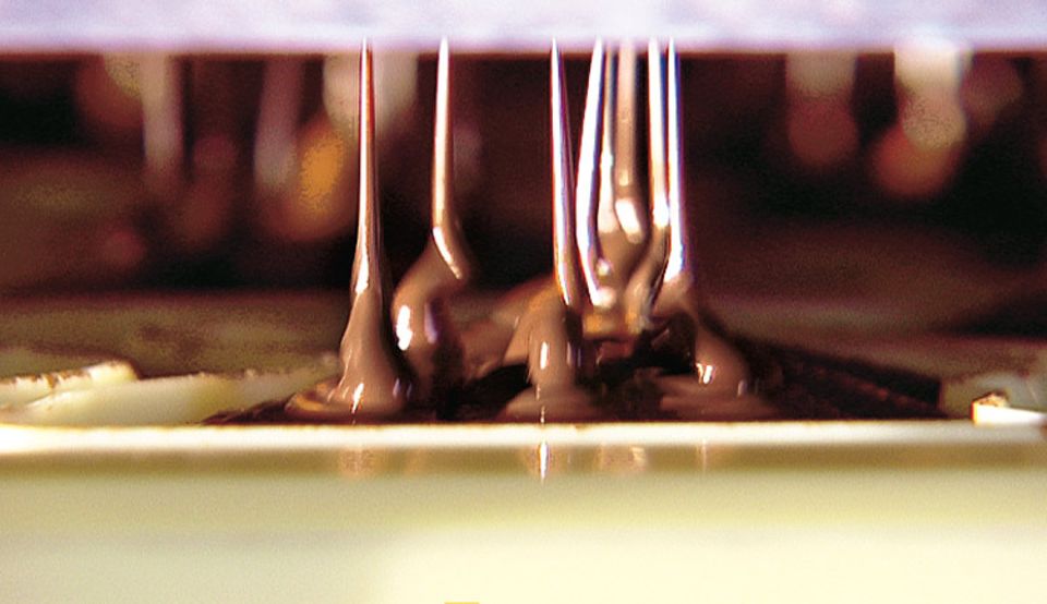 Hinter den Kulissen: Die Zutaten werden zu einer Schokolademasse verrührt