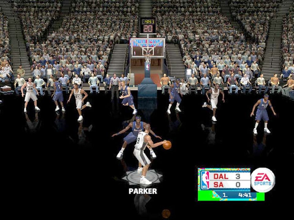 Sportreporter kommentieren das Endspiel auf englisch wie bei einem Live-Spiel der NBA