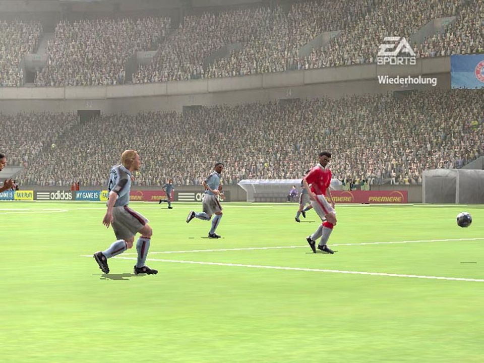 Nichts ist unmöglich: Bei FIFA 06 entscheidet ihr, welche Mannschaften gegeneinander spielen, wer im Tor steht und wer auf der Auswechselbank sitzen bleiben muss.
