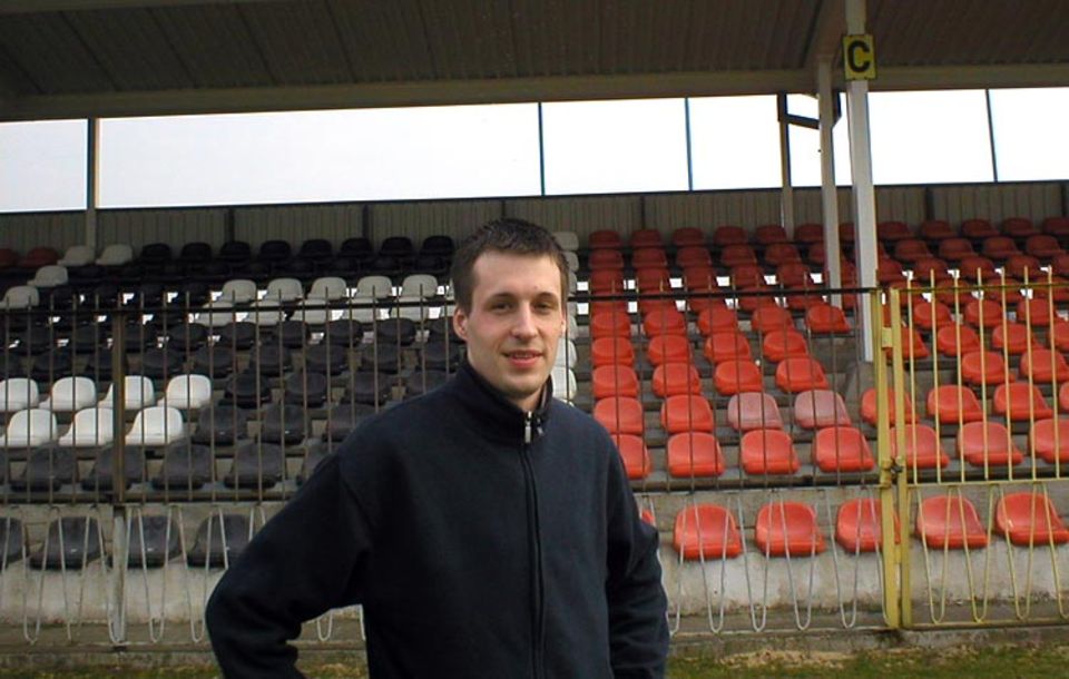 Oliver Leisner im Stadion von Ostrowiec in Polen