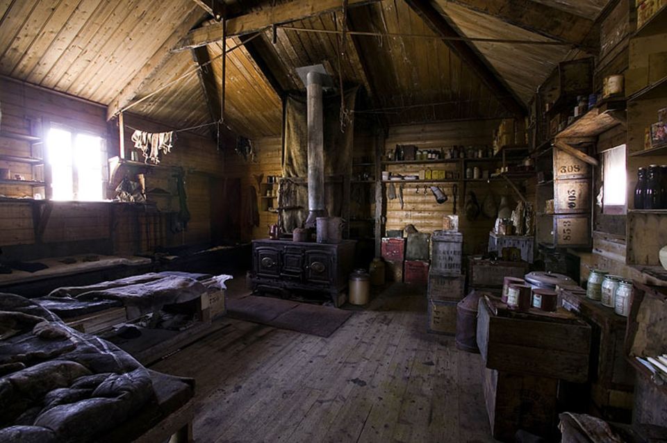 Unerreichtes Refugium: Das Team von Robert F. Scott schafft es nicht mehr zurück an den McMurdo Sound. Die Männer erfrieren.