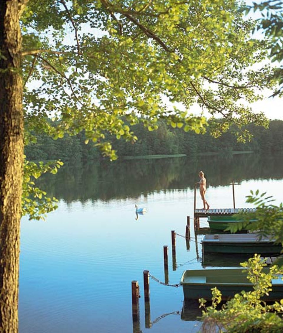 Baden oder Bootfahren? Die Seen rund um lychen versprchen pures, ländliches Sommervergnügen
