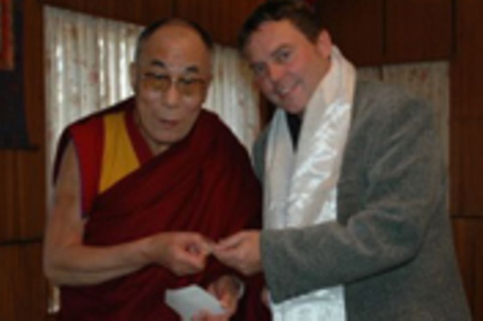 GEO EPOCHE Buddhismus: Zum Tee beim bekanntesten Mönch der Welt