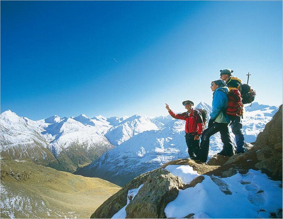 Routine kennt Luis Pirpamer nicht - mit Begeisterung erklärt er Gästen die Welt der Ötztaler Alpen