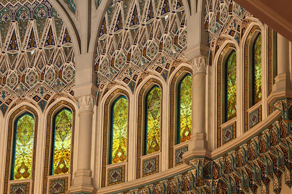 Weltreligionen: Sultan Qaboos Grand Mosque: im Oman ist der Islam Staatsreligion Weltreligionen: Sultan Qaboos Grand Mosque: im Oman ist der Islam Staatsreligion