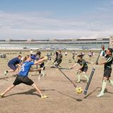 Jugger-Spieler auf dem Tempelhofer Feld in Berlin