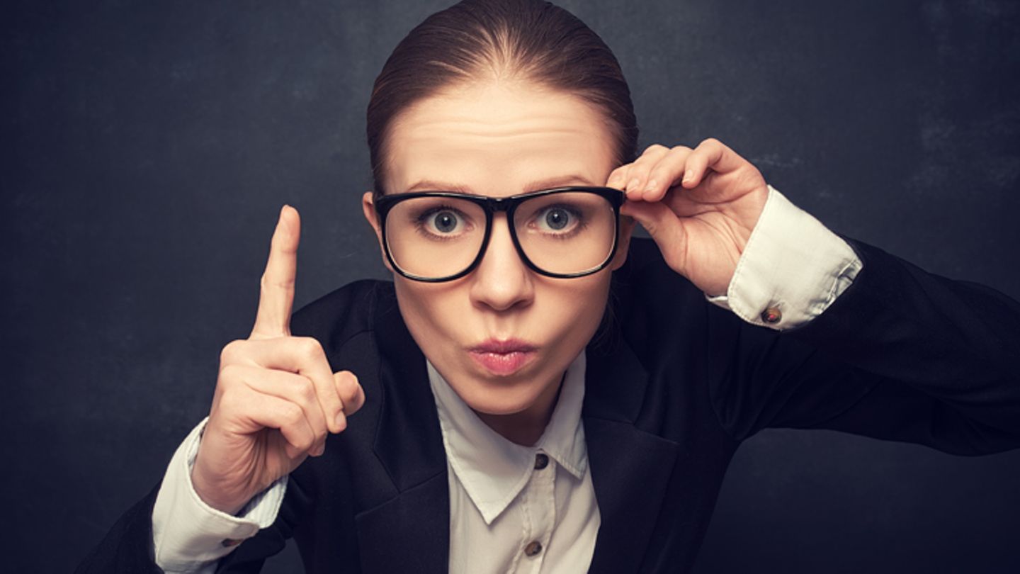 Redewendung Jemanden auf dem Kieker haben [GEOLINO]