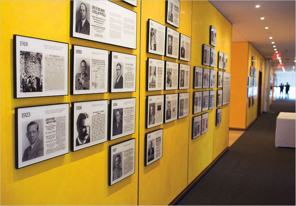 Die lange Galerie der Helden: 96 Pulitzer-Preise, die wichtigste Auszeichnung für US-Journalisten, haben Reporter und Fotografen der New York Times seit 1918 gewonnen - mehr als jede andere Zeitung