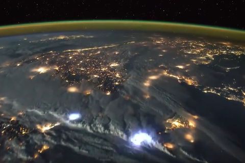 Astronaut Tim Peak: So sieht ein Gewitter vom All betrachtet aus