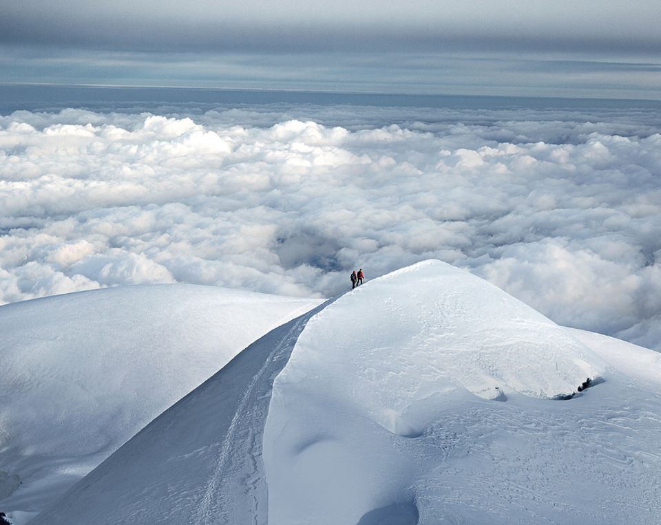 Entdecker-Route: Ohne Steigeisen, Klettergurt, Seil, Eispickel und Helm sollte man sich nicht auf den Weg machen.