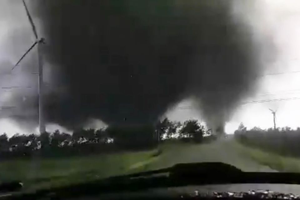 Schleswig-Holstein: Video: Ein kleiner Streit zwischen zwei Tornados