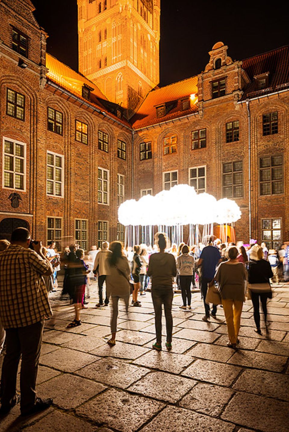 Reisetipps für Polen: Unbedingt zum Bella Skyway Festivalnach Toruń: moderne, weltberühmte Licht- und Installationskunst in der historischen Stadt, viele Menschen, tolle Stimmung. In diesem Jahr glänzt es dort vom 23. – 28. August Reisetipps für Polen: Unbedingt zum Bella Skyway Festivalnach Toruń: moderne, weltberühmte Licht- und Installationskunst in der historischen Stadt, viele Menschen, tolle Stimmung. In diesem Jahr glänzt es dort vom 23. – 28. August