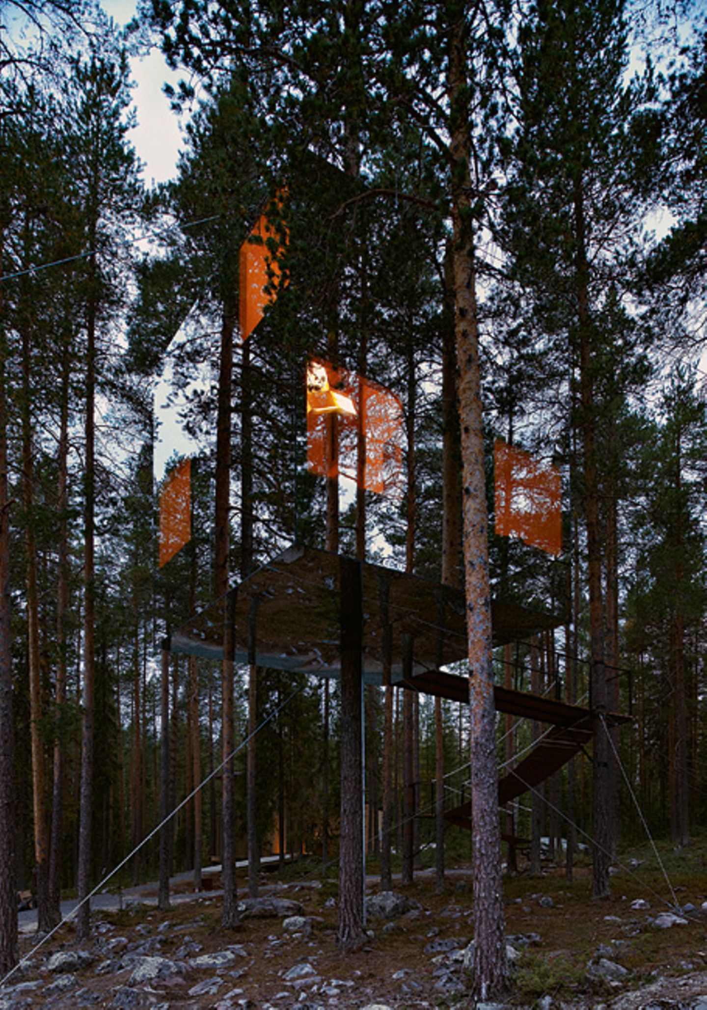 Mirrorcube, Schweden