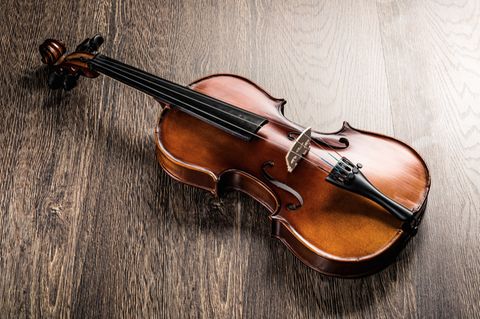 Englische Redewendung: "As fit as a fiddle" bedeutet ins Deutsche übersetzt "So fit wie eine Violine"