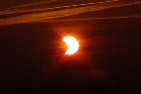 Gib mir fünf: Fünfmal staunen über die Sonnenfinsternis