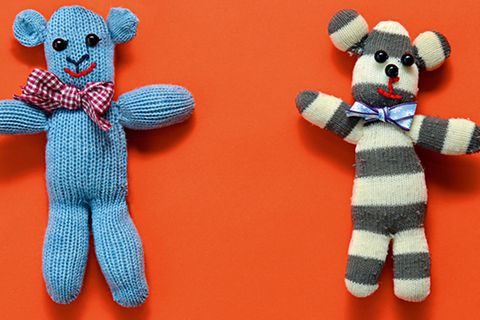 Basteln: Teddys aus Handschuhen