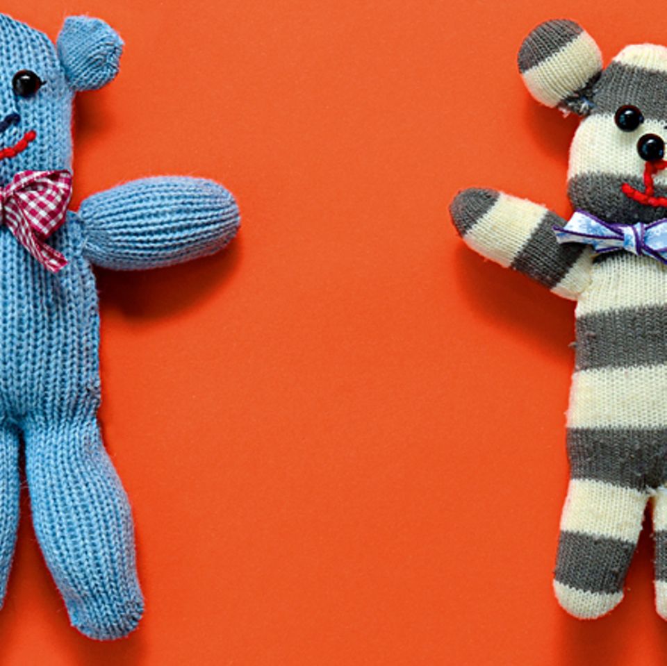 Basteln: Teddys aus Handschuhen