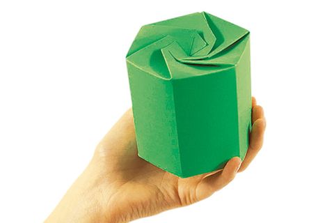 Basteln: Faltbox als Geschenkverpackung