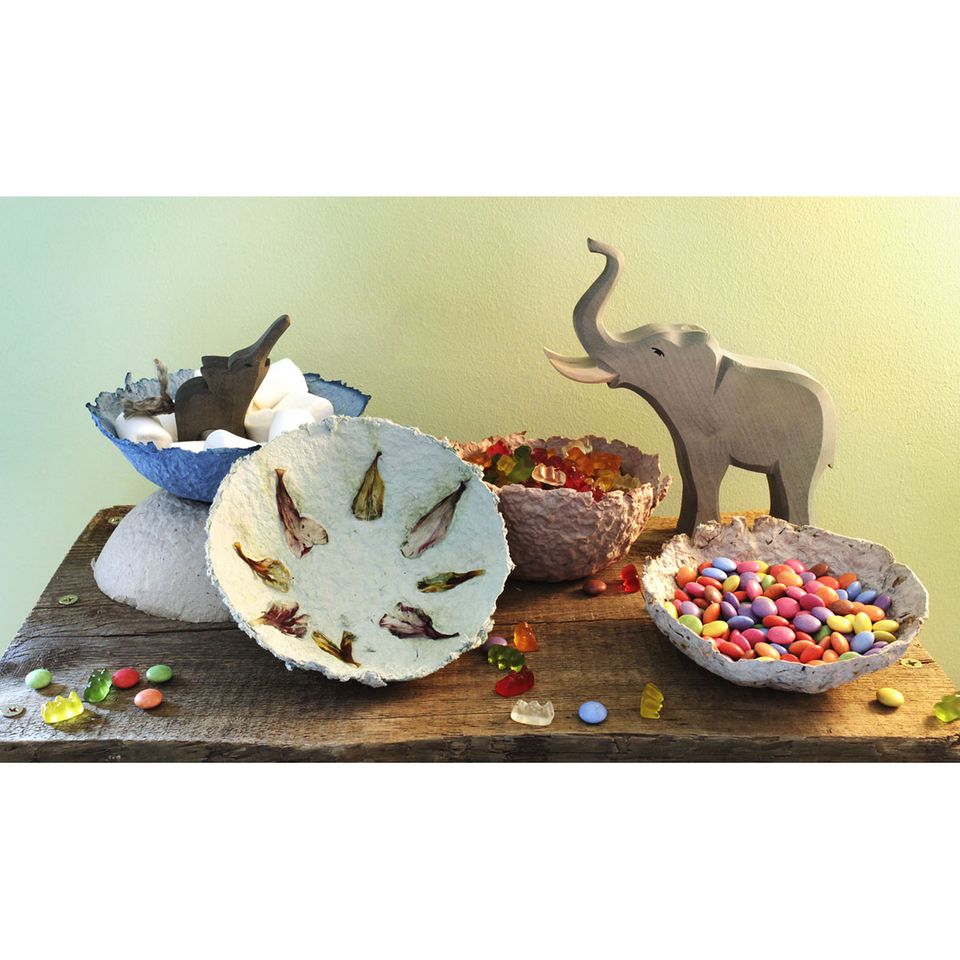 Papierschöpfen: Schalen aus Papier