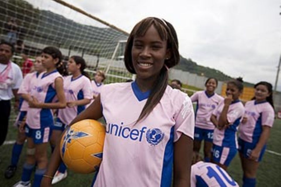 UNICEF-Fotoshow: Costa Rica - Ingrid bleibt am Ball