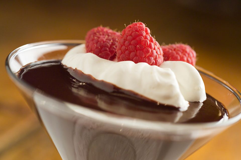 Redewendung: Der Versuch, einen Pudding an die Wand zu nageln