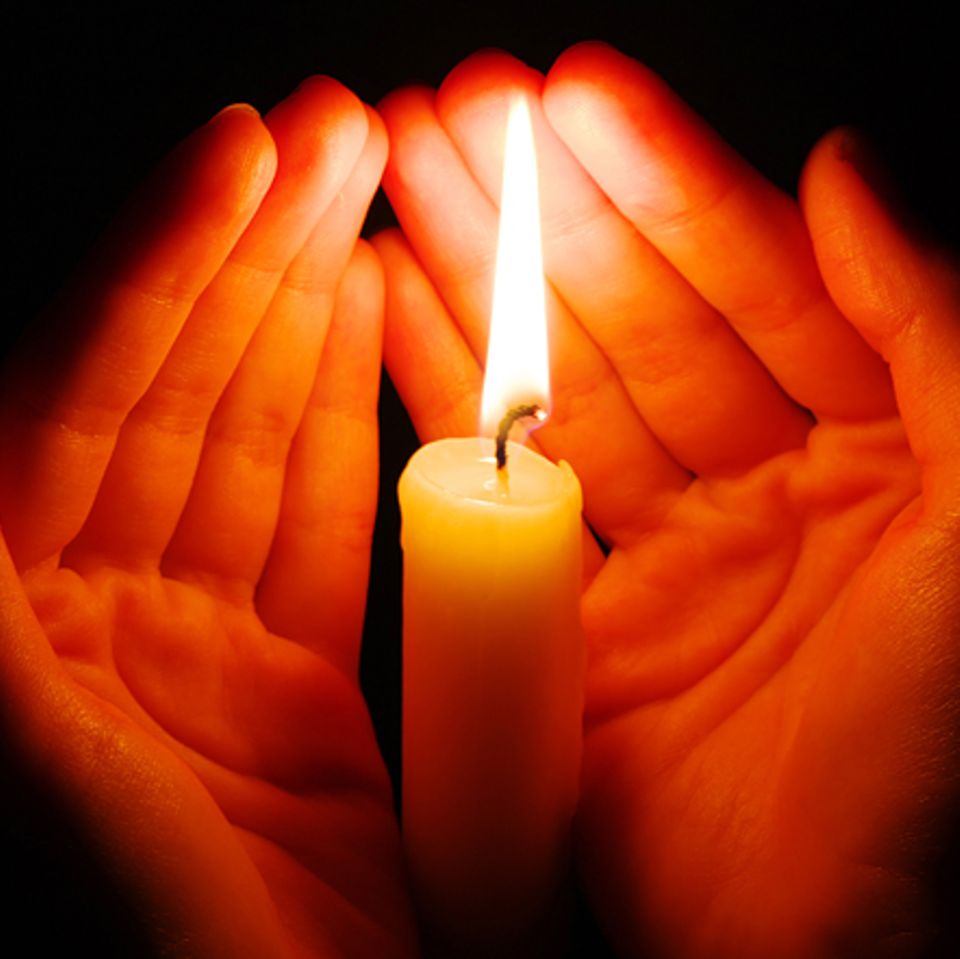 Redewendung: Die Hand ins Feuer legen