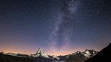 Milchstraße über dem Matterhorn, Schweiz