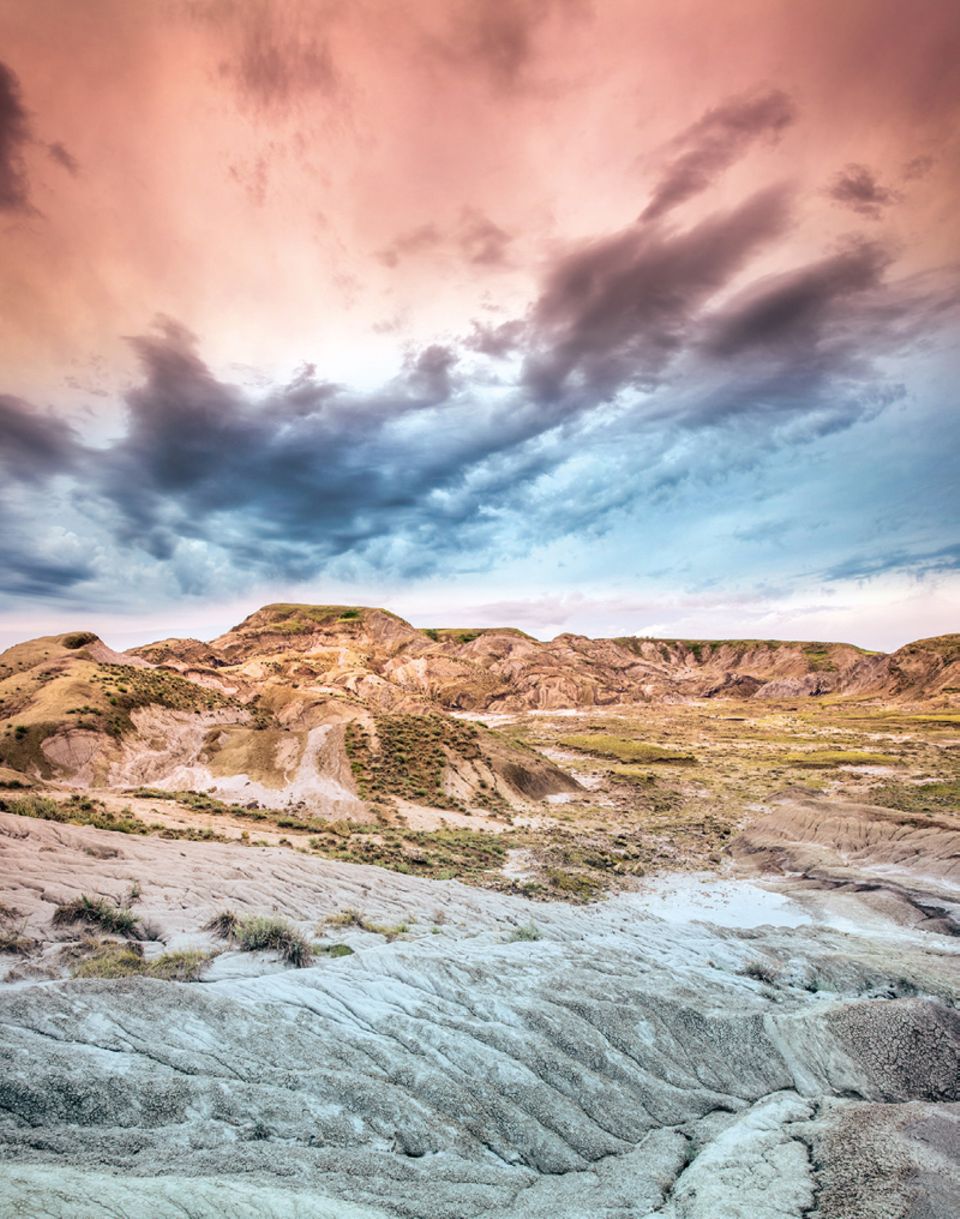 Alberta: Die vor Urzeiten aufgefalteten Mud-Buttes-Hügel Alberta: Die vor Urzeiten aufgefalteten Mud-Buttes-Hügel