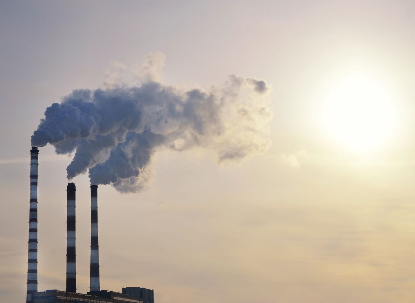 Klimawandel: Kraftwerke stoßen Kohlendioxid (CO2) aus und tragen damit maßgeblich zur globalen Erwärmung bei