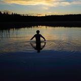 Bad im See in Finnland